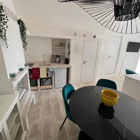 Zinzu أوستوني